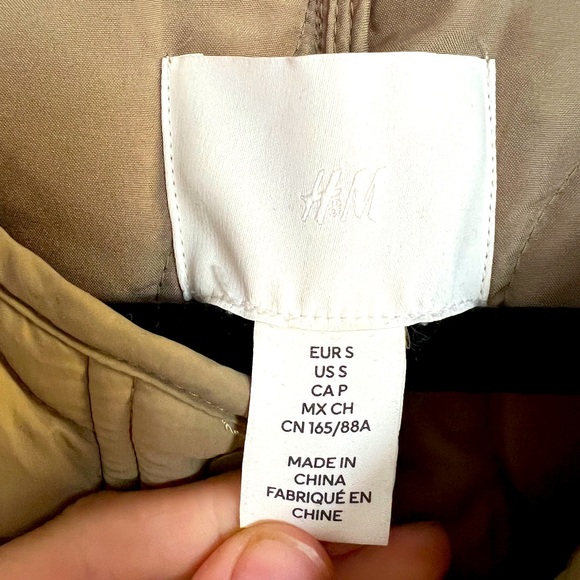 SOLD - H&M Quilted Spring Jacket - Picture 5 of 6